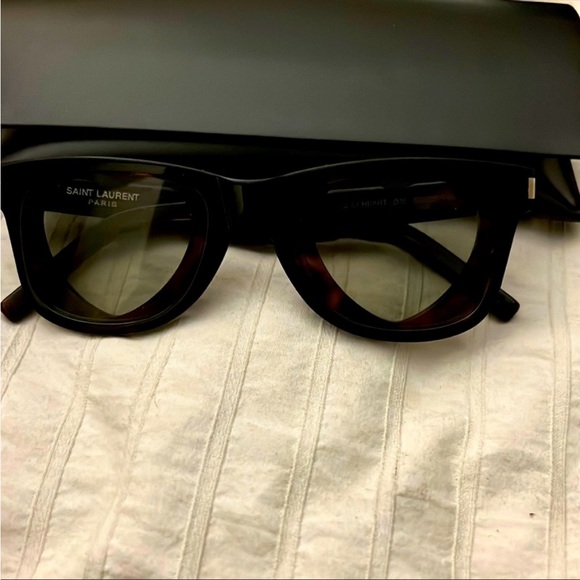 🦾😻 AUTHENTIC Saint LaureNt SunglasseS - Picture 2 of 5